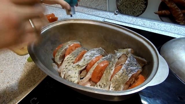 САМЫЙ ВКУСНЫЙ РЕЦЕПТ ПРИГОТОВЛЕНИЯ САЗАНА ЗЕРКАЛЬНОГО КАРПА БЕЛОГО АМУРА В КАЗАНЕ смотреть онлайн