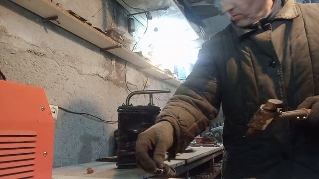 надо обратно запаять .радиатор печки жигули. смотреть онлайн