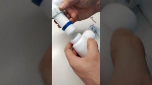 Установка бутылочного сифона с отводом для подключения слива от стиралки А-32079 на раковину.