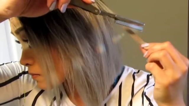 Стрижка КАРЕ ДОМА самостоятельно ? Как ЛЕГКО подстричь волосы самой за 3 минуты смотреть онлайн