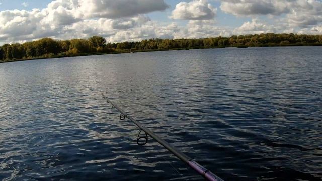 Рыбалка с лодки на окуня и щуку. Осенняя рыбалка 2021. смотреть онлайн