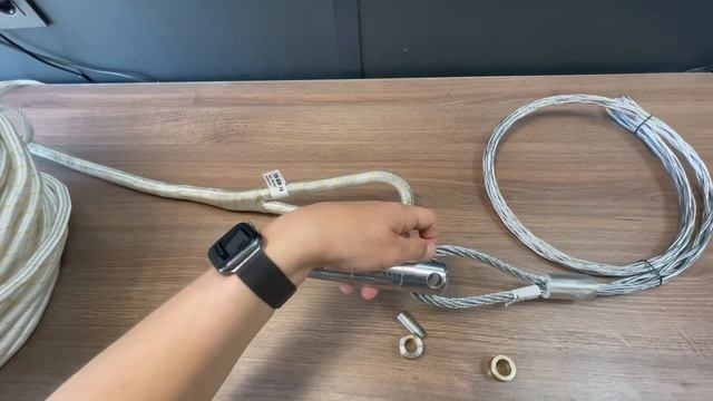 Соединение кабельного чулка и троса лидера с помощью монтажного вертлюга смотреть онлайн