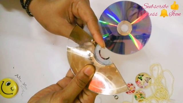 #cuttingcd #cuttingdvd #cdcraft || How to Cut DVD /CD Very Easily WITHOUT Freezing or Boiling Metho смотреть онлайн