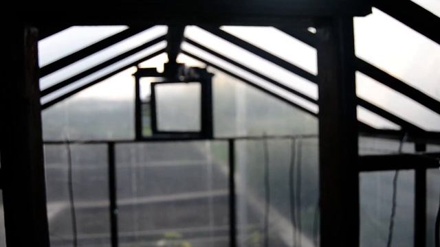 Простейший дешовый привод для открытия форточек теплиц смотреть онлайн