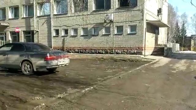 Здание на улице Пушкина, 175, где в одном помещении работают два отделения почты России смотреть онлайн