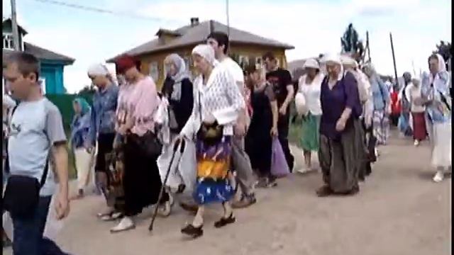 17 июля 2011 года в Заозерье.Крестный Ход. смотреть онлайн