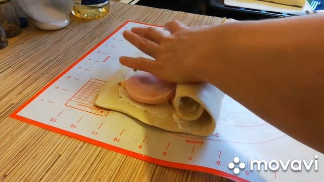 Слойки с ветчиной и сыром смотреть онлайн