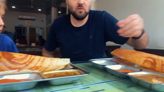 З гітарою по світу #21. В гостях у Льоші. Варкала, Індія. смотреть онлайн