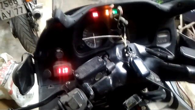 Honda ST1100 Запуск после 18 месяцев простоя смотреть онлайн