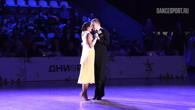 Крылов Иван - Смирнова Наталья, "Dancing in the rain", Танцевальные Истории 2019 смотреть онлайн