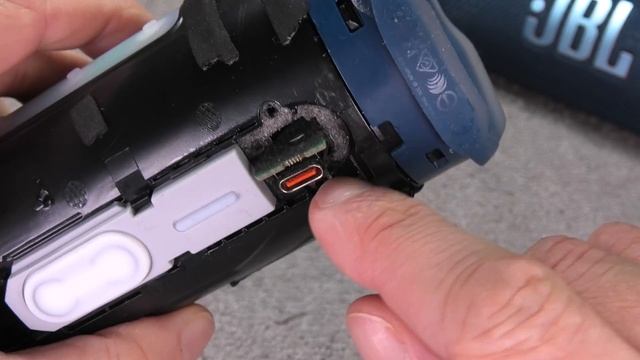 USB Port Removal on JBL FLIP 6 Bluetooth Speaker (How to) смотреть онлайн