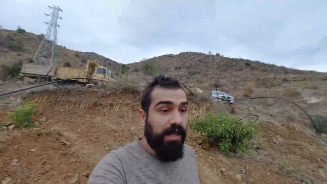 Herbs and Thorns - Avocado Garden Build Up - Day 1 смотреть онлайн