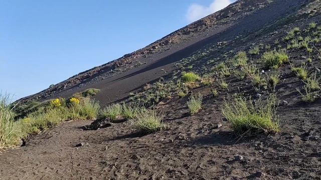 ВУЛКАН СТРОМБОЛИ. Зашли на ЯХТЕ на Остров в Италии Stromboli Volcano | КАПИТАН КОСТЯ смотреть онлайн