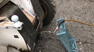 Как поменять масло в трансмиссии Bobcat?