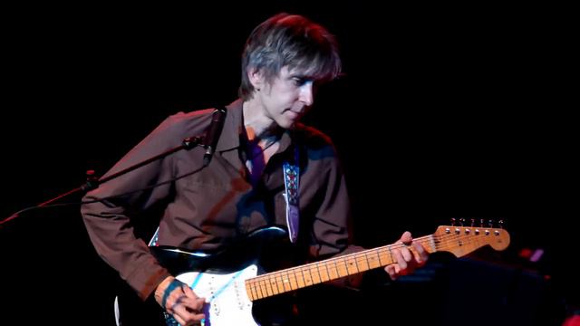 этот минус для Eric Johnson - Manhattan быстрее, чем самый медленный смотреть онлайн