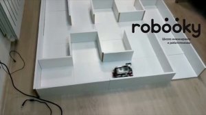 Робототехника. Робот Lego Mindstorms EV3 проходит лабиринт