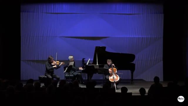 Пярт Моцарт-адажио для скрипки, виолончели и фортпиано (Памяти Олега Кагана) смотреть онлайн