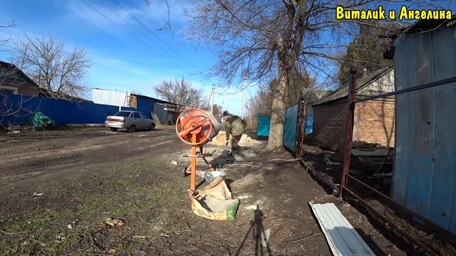 УСТАНОВИЛ ЗАМОК НА КАЛИТКУ / ДЕЛАЮ ОТКАТНЫЕ ВОРОТА / ЗАЛИВАЮ БЕТОН / КРАСИМ ЗАБОР смотреть онлайн