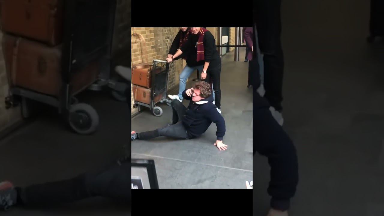 Куда пропадают стюардессы??? Ты не поверишь, но они просто.. #shorts #факты #авиа смотреть онлайн