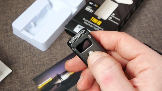 Обзор фонаря NITECORE TINI2 OSRAM P2. Компактный брелок с экранчиком смотреть онлайн