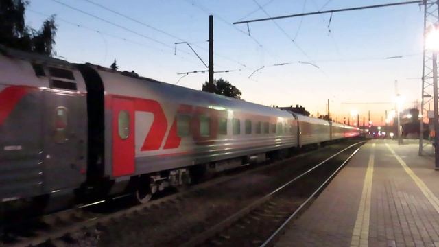 Электровоз ЭП20-044 с поездом№035Г "Нижегородец" Нижний Новгород-Москва станция Владимир 13.07.2020 смотреть онлайн