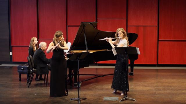 Claude Debussy- Petite Suite for Two Flutes and Piano смотреть онлайн