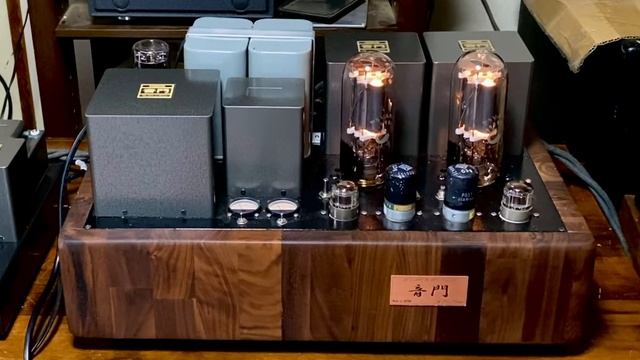 211 SE tube amplifier смотреть онлайн