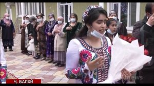 Эмомали Рахмон ба хонаи хохараш рафт/Эмомали Рахмон навестил сестру