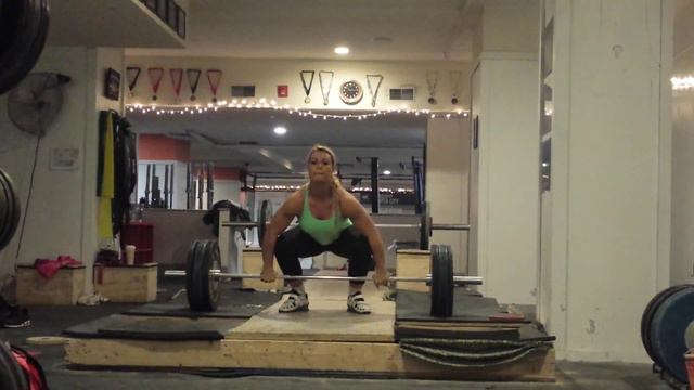 Lydia Valentin @ Crossfit Center City смотреть онлайн