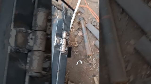 Самодельные замки и петли на полуприцеп из подручных материалов!!! смотреть онлайн