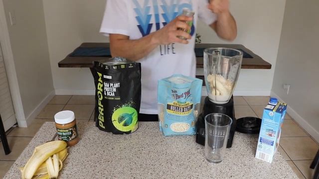 Banana & Cinnamon Post Workout Smoothie смотреть онлайн