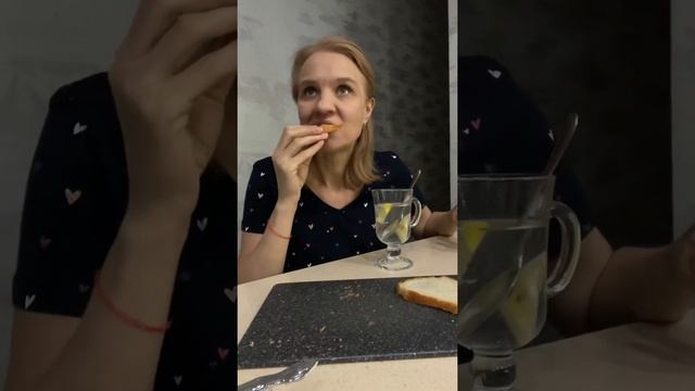 Мукбанг. Пшеничный хлеб на ржаной закваске. смотреть онлайн