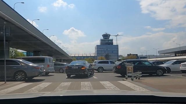 Такси Трансферы, рабочий день в Праге, Чехия 3.5.22 смотреть онлайн