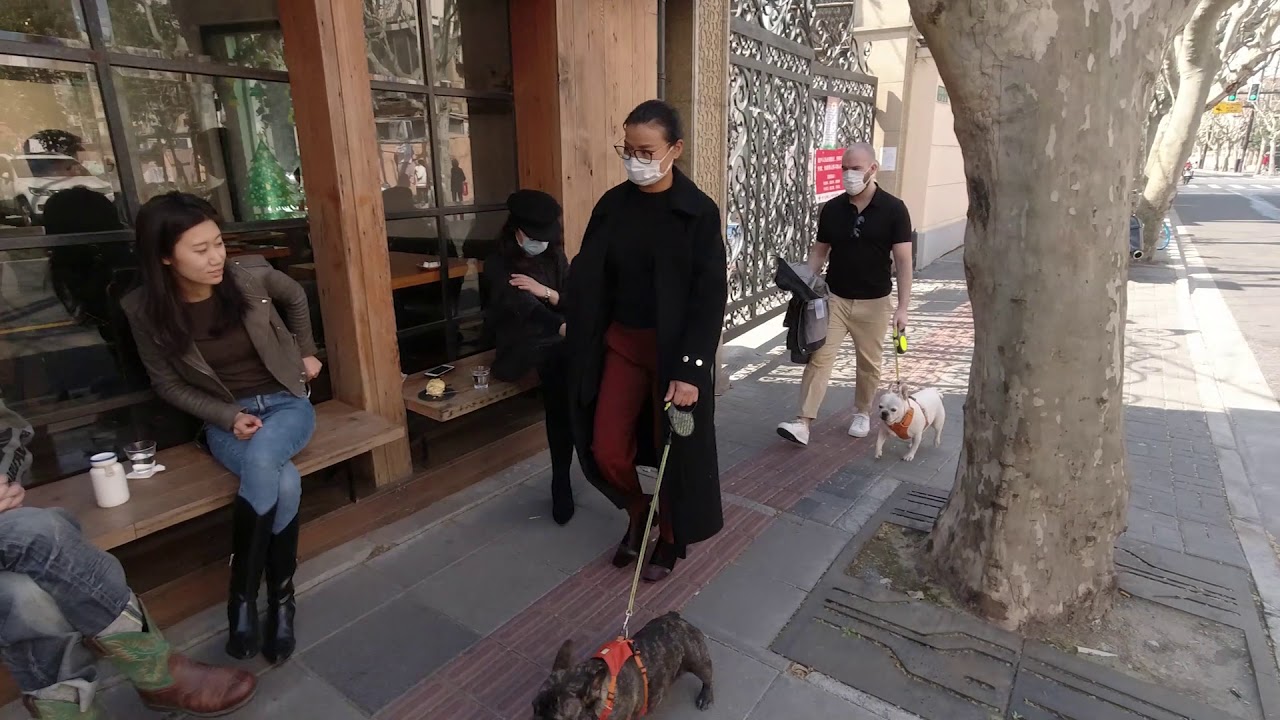 Жизнь в Китае возвращается Коронавирус уже не страшенКакая сейчас обстановка в Китае смотреть онлайн