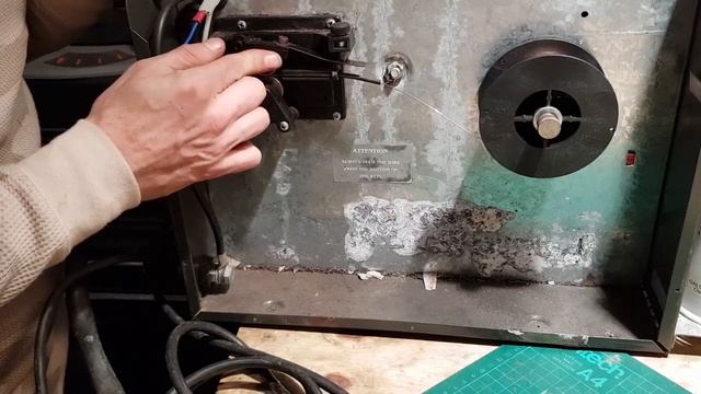 HOW TO FIX WIRE FEED ON MIG WELDER смотреть онлайн