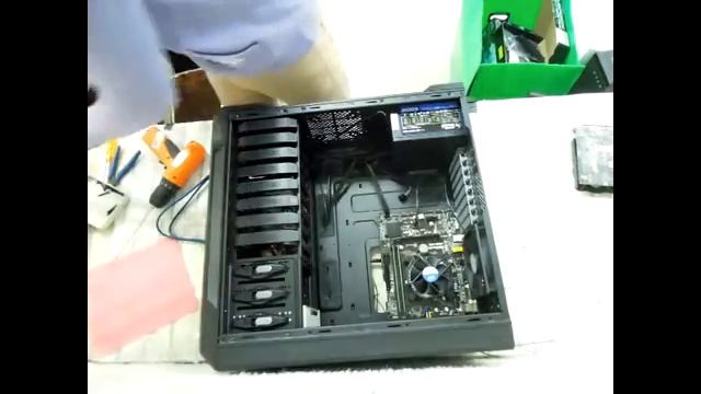 Computer Assembly Process - INTEL i5-4670 & GTX 750Ti System смотреть онлайн