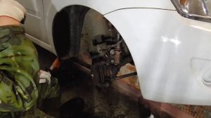 Стуки спереди Лада.