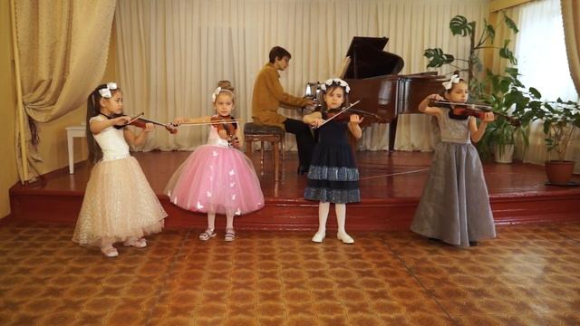 2 Ансамбль скрипалів Ведмедик з лялькою инт смотреть онлайн