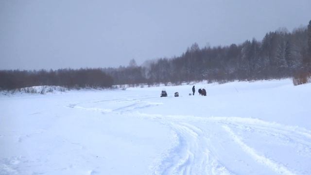 зимняя рыбалка не клюет.