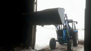 МТЗ 82, погрузка, ПКУ- 0,8 с удлинителями стрелы.