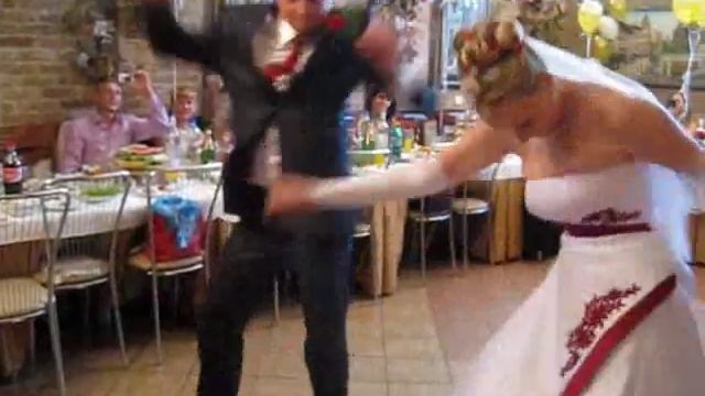 Самый лучший свадебный танец!!!.wmv смотреть онлайн