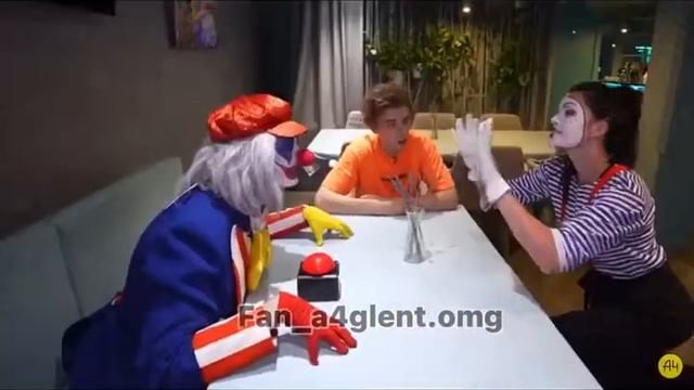 приколы от Клоуна и ГЛЕНТА😎 смотреть онлайн