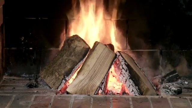 Видеофон - Камин каменный, с крупными паленьями фон для телевизоров и мониторов смотреть онлайн