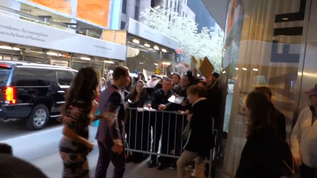 Matthew Mcconaughey & Camila Alves Promoting Movie MUD смотреть онлайн