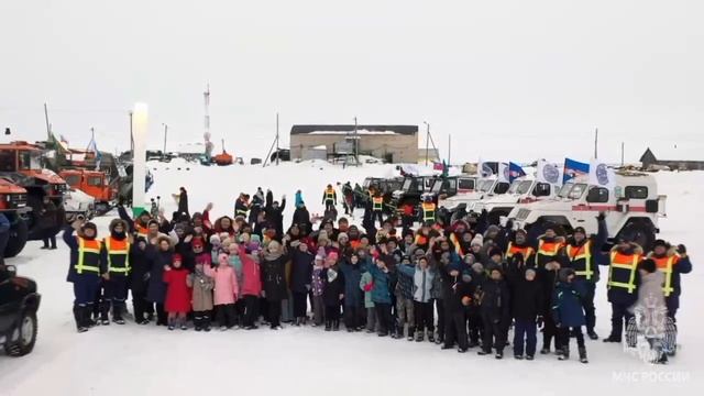 Арктическая экспедиция МЧС России позволила испытать технику в условиях северного климата смотреть онлайн
