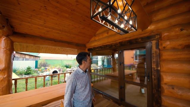 Обзор бани рубленой из лиственницы от компании СибирьСруб смотреть онлайн