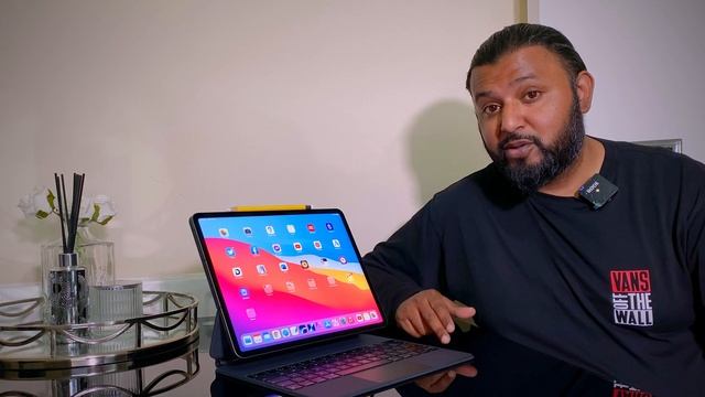 DOES IT FIT | 4TH GEN KEYBOARD ON 5TH GEN IPAD PRO 2021 - 0.41 смотреть онлайн