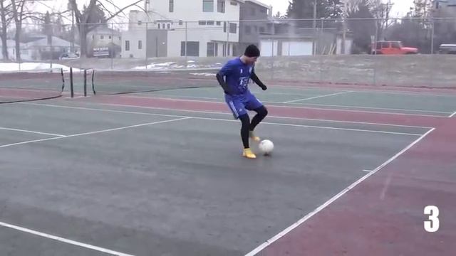 5 QUICK FEET BALL WORK Soccer / Football Drills & Exercises with a ball смотреть онлайн