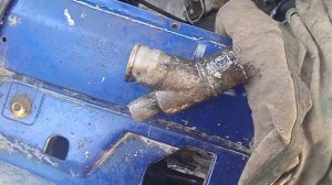 замена сапунного штуцера тройника или устранение течи масла с тройника сапуна ВАЗ