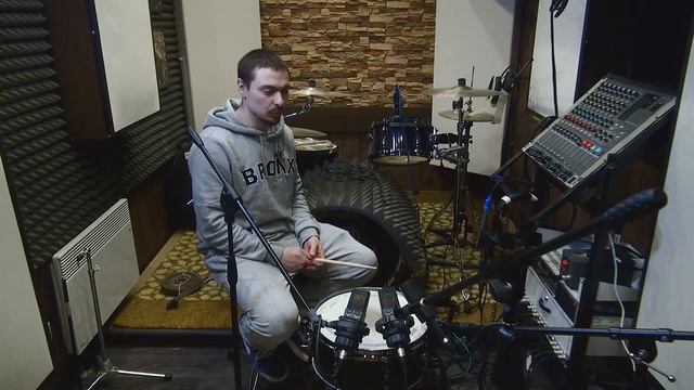 AKG C214 vs. C414 XLS vs. C414 XL II смотреть онлайн